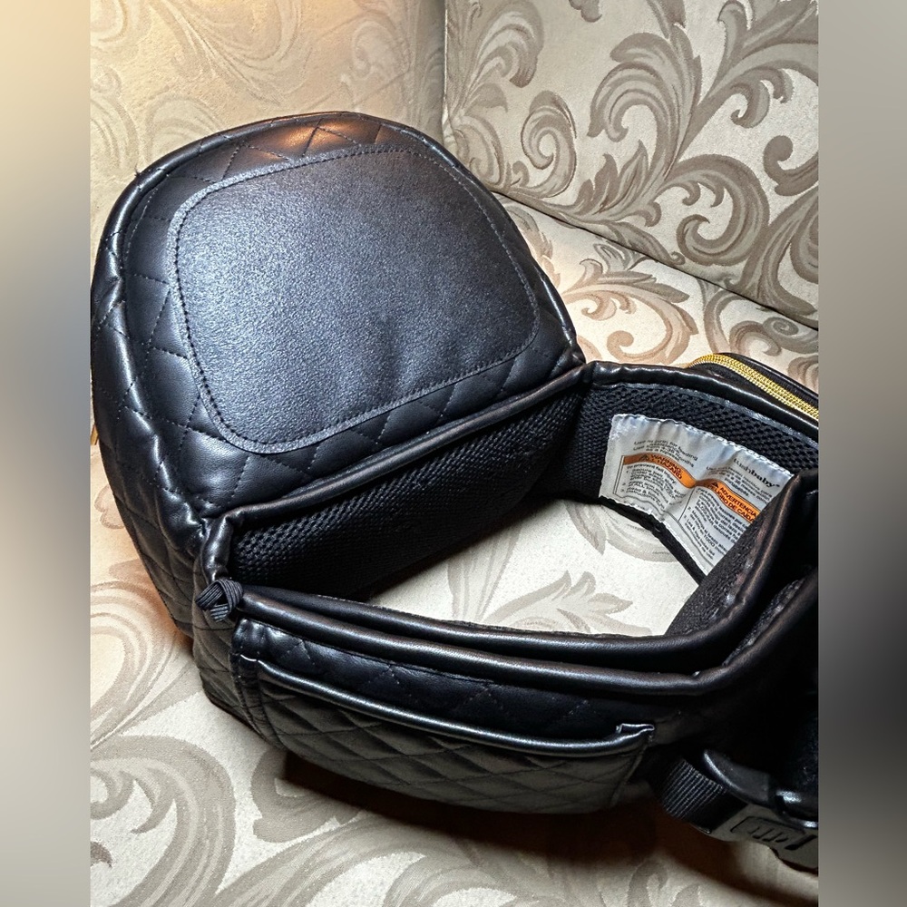 Quilted Black Faux Leather & Gold Accents Tush Baby, Baby/Child Carrier/Seat - Picture 3 of 16